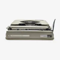 A photo of the Hermes Baby 1967 Typewriter 11